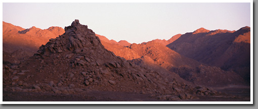 Sunset at main wadi of Jebel Arkenu
